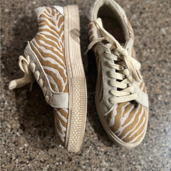 Star Natural Zebra Canvas Sneakers size 8.5 - Picture 3 of 6
